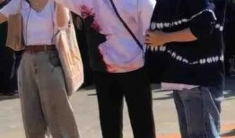 娱乐圈吃瓜博主双人,甜蜜互动引网友热议